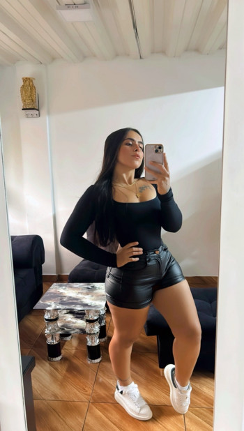 Retrato Sarita Millán disponible 9am - 12am #12